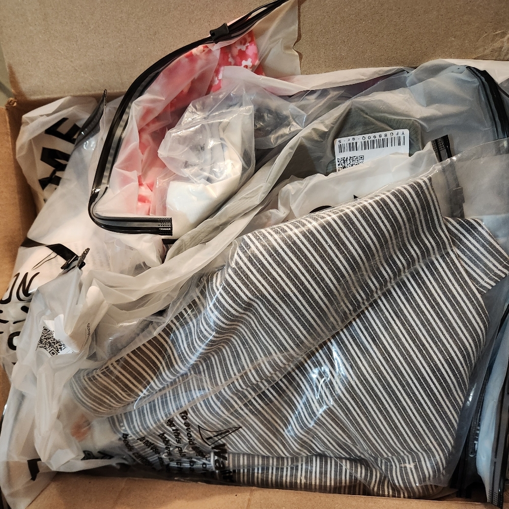 Wholesale Lot of 17 M 15 S Womens Clothing tops All NEW! Reseller Box Resale Lot